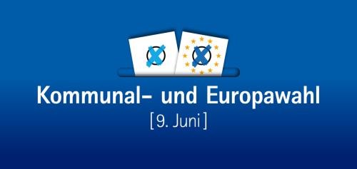 Ein blauer Banner mit zwei stilisierten Wahlzetteln und dem Hinweis auf die Kommunal- und Europawahl am 9. Juni