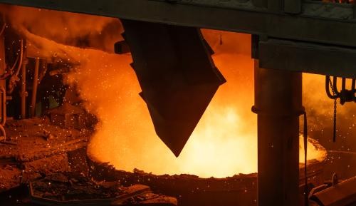 Ein glühend-heißer Stahlofen 