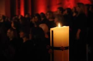 Chor mit Kerze Chor mit Kerze